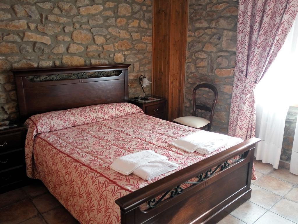 Hotel Rural La Piedra Arija Esterno foto