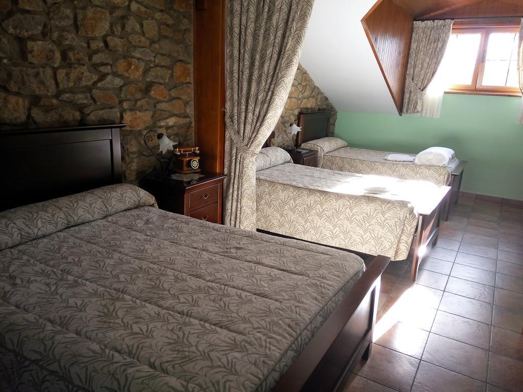 Hotel Rural La Piedra Arija Esterno foto