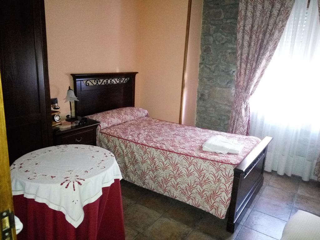 Hotel Rural La Piedra Arija Esterno foto