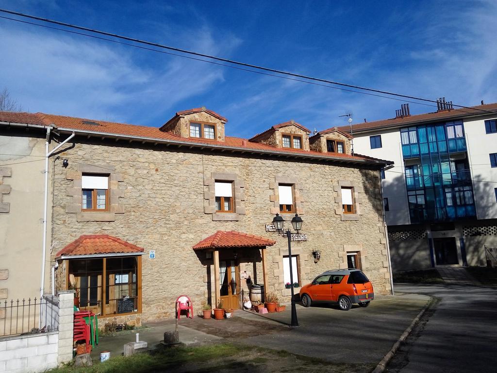 Hotel Rural La Piedra Arija Esterno foto
